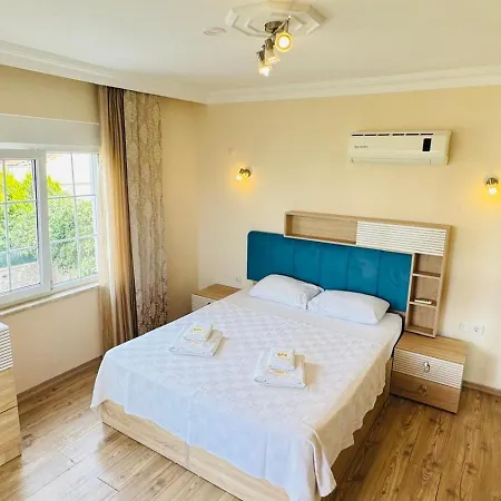 Royal Palace Private Pool Halal Villa