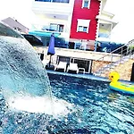 Royal Palace Private Pool Halal *