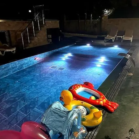 Royal Palace Private Pool Halal *