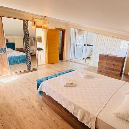 Royal Palace Private Pool Halal *