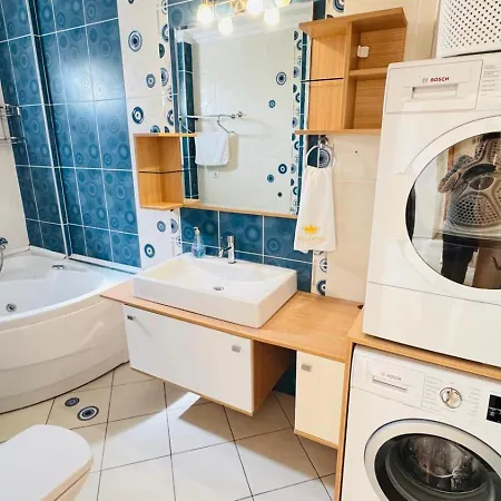 Royal Palace Private Pool Halal