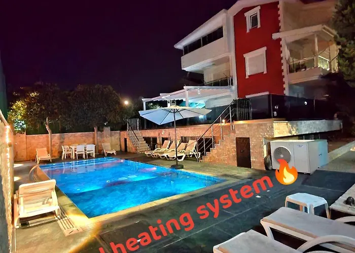 Royal Palace Private Pool Halal