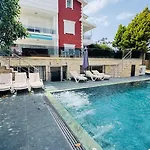 Vila Royal Palace Private Pool Halal *