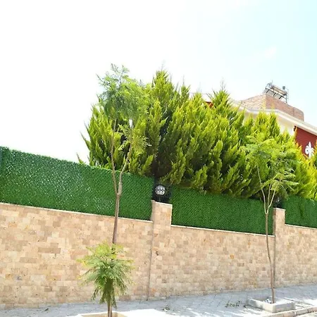 Royal Palace Private Pool Halal Μπέλεκ